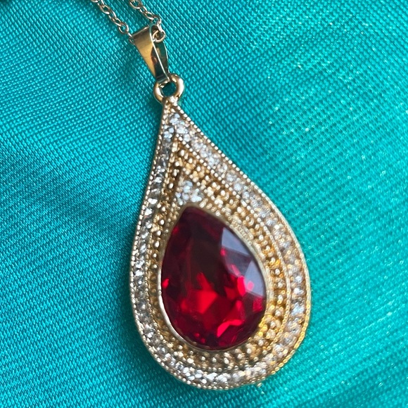 Red crystal earrings/necklace set pierced Bling Pavé Sparkly gold Betsey Johnson - Picture 5 of 16